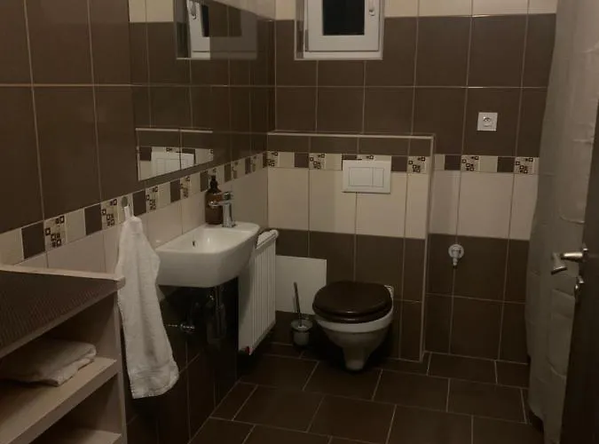 Až Pro 8 Osob